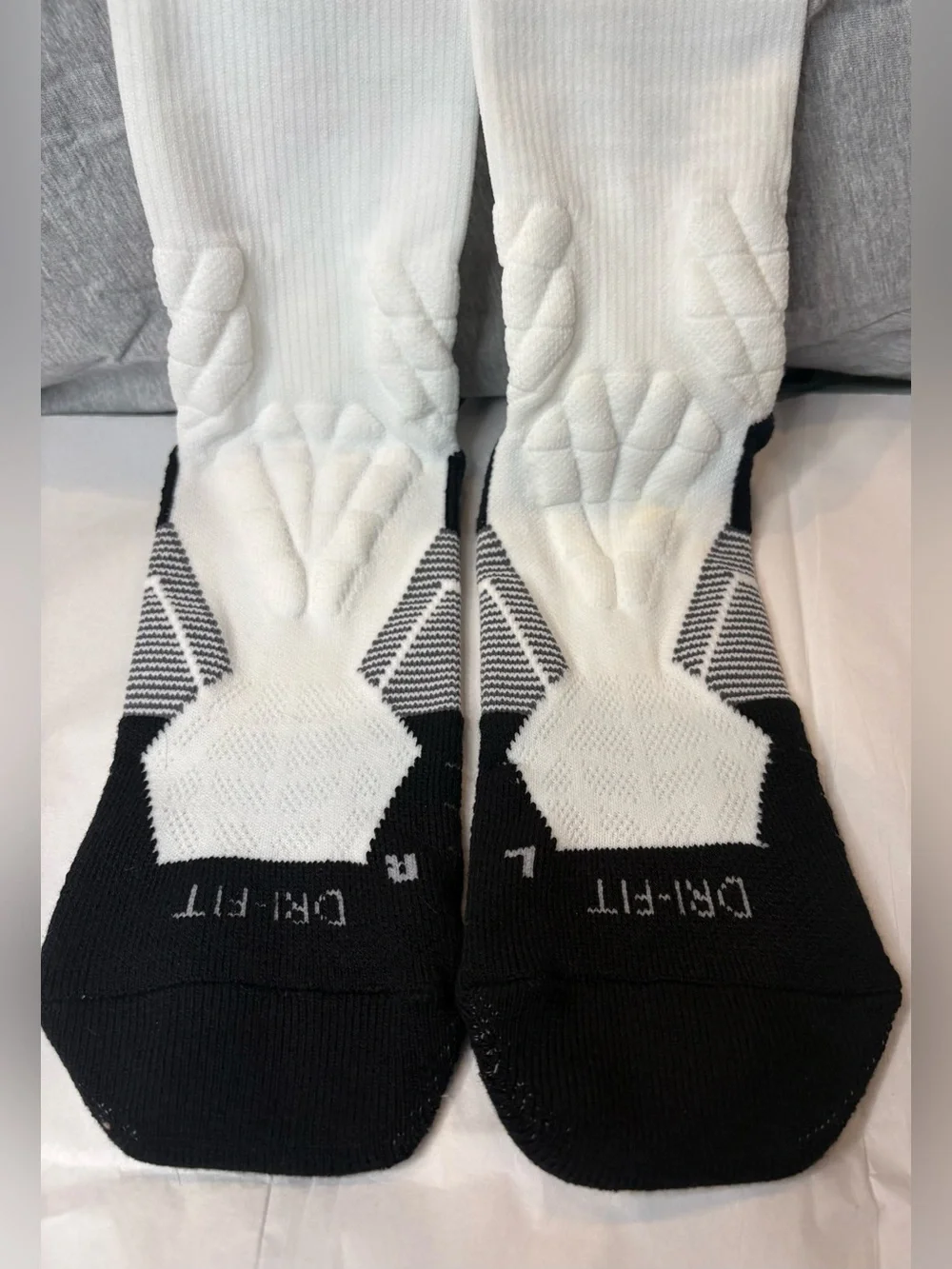 Nike Elite Vapor Dri-FIT Knee High Athletic Socks XL White/Black Colorblock
